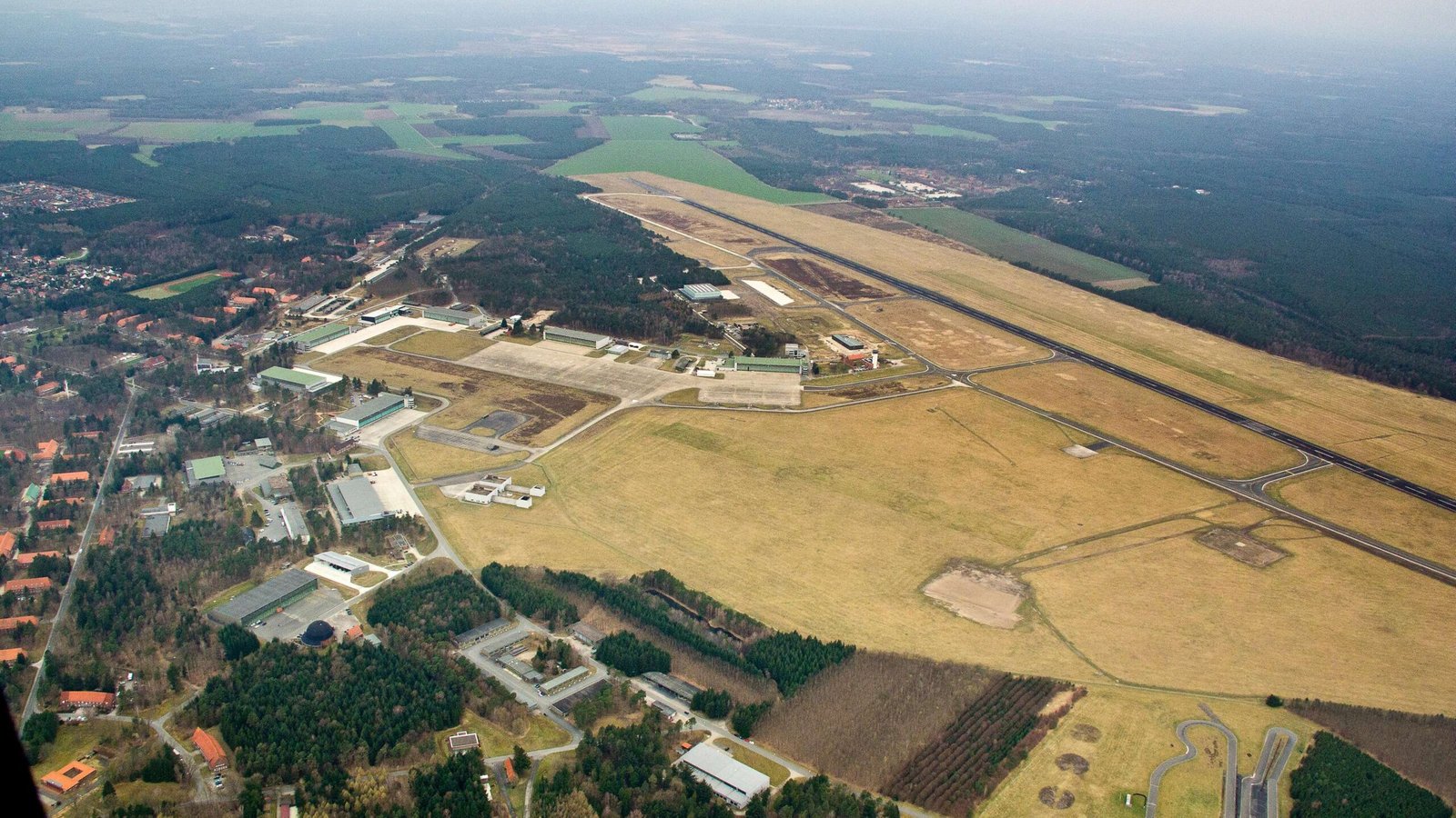 Faßberg Flugplatz: Geschichte, Nutzung und Bedeutung des Fliegerhorsts