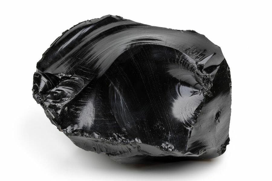 Obsidian Stein: Eigenschaften, Herkunft und Bedeutung des vulkanischen Glases